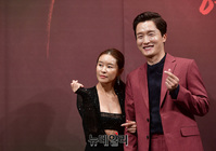 [포토] 최병모-예지원 "안친한 부부에요"