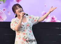 [포토] 매력적인 음색 가진 트롯가수 정미애