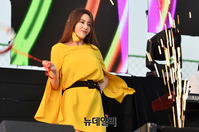 [포토] 폭발적 무대 선보이는 트롯가수 박성연