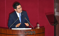 [포토] 교섭단체 대표연설 하는 오신환 바른미래당 원내대표