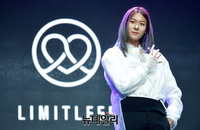 [포토] 신인그룹 '리미트리스'로 돌아온 장문복