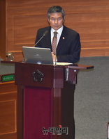 [포토] 국회 대정부질문 출석한 정경두 국방부 장관