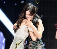 [포토] 2019 미스코리아 대회, 발표직후 포옹하는 '진-선'