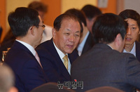 [포토] 한-이스라엘 경제포럼 참석한 황우여 전 의원