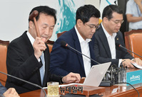 [포토] 의사진행하는 손학규 바른미래당 대표