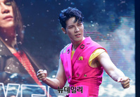 [포토] 더 성숙해져 컴백한 노라조 원흠