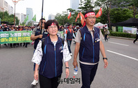 [포토] 국회로 향하는 김명환 민노총 위원장