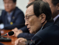 [포토] 대통령 회담 결과 기자회견 갖는 이해찬