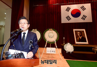 [포토] 이승만 전 대통령 54주기 추모식, 추모사하는 황교안