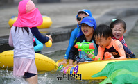 [포토] 송파 성내천 물놀이장 '여름행복문고' 28일까지 운영