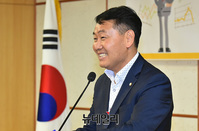 [포토] '교통안전예산 법제화를 위한 정책 토론회' 인사말 하는 김관영