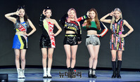 [포토] 신곡 '아이씨' 포즈 취하는 걸그룹 ITZY(있지)