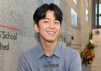 [포토] 김민규, 여심 사로잡는 '꽃미소'