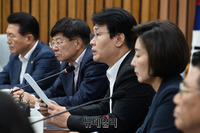 [포토] 모두발언하는 정용기 한국당 정책위의장