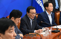 [포토] 모두발언 하는 이해찬 더불어민주당 대표