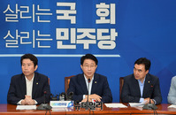 [포토] 민주당 원내대책회의·상임위간사단 연석회의, 발언하는 조정식