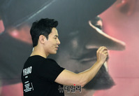 [포토] 뮤지컬 '시라노' 장면 선보이는 이규형