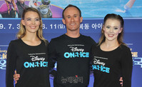 [포토] 겨울왕국 주역들 "빙판 위 뮤지컬로 만나요"