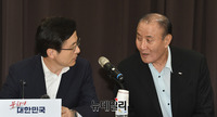 [포토] 한국당 현장최고위, 대화하는 '황교안-서병문'
