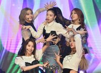 [포토] 상큼한 데뷔 무대 선보이는 걸그룹 'FANTICS(파나틱스)' 