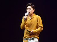 [포토] MC하루 "신인걸그룹 '로켓펀치'를 소개합니다"