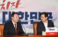 [포토] 환담나누는 '황교안-윤석열'