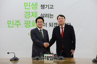 [포토] 정동영 대표 찾은 윤석열 신임 검찰총장