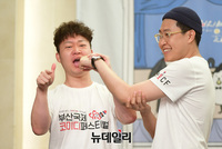 [포토] 부코페 무대 오르는 개그맨 '이용주-정재형'
