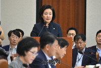 [포토] 국회 찾는 박영선 중소벤처기업부 장관