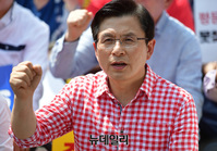 [포토] 조국 규탄 구호 외치는 황교안 대표