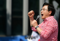 [포토] 文정권규탄 장외집회, 발언하는 황교안