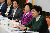 [포토] 박인숙 의원 "조국 딸 의학 논문 학계의 수치"