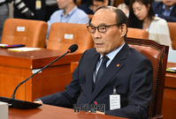 [포토] 조국 청문회 참석한 김형갑 웅동학원 이사