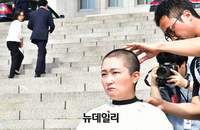 [포토] 이언주 삭발 "조국은 즉각 사퇴하라"