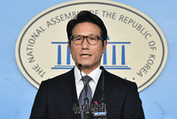 [포토] 정병국 "손학규 대표는 사퇴하라"