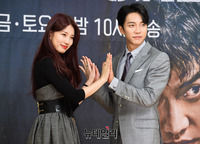 [포토] 선남선녀 배우 '이승기-배수지'