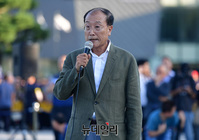 [포토] 자유한국당 조국파면 기자회견서 발언하는 김재철 전 MBC사장