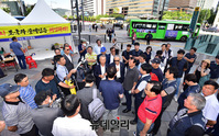 [포토] 철거위기에 놓인 文정권·조국 규탄 광화문 천막 2개동 
