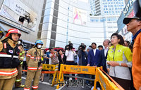 [포토] 제일평화시장 화재현장 찾은 나경원 