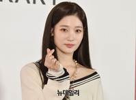 [포토] 다이아 정채연 '수줍게 손하트'