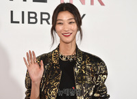 [포토] 모델 박지혜 "팝업스토어 놀러왔어요"