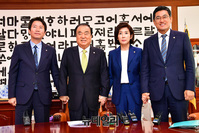 [포토] 회동 갖는 문희상 의장과 여야3당 원내대표