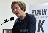 [포토] '북한인권의 현재와 미래' 발제하는 수잔 솔티