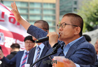 [포토] 광화문 집회서 발언하는 김문수