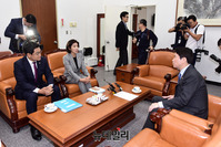 [포토] 한자리에 모인 여야3당 원내대표