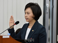 [포토] 선서하는 이의경 식약처장