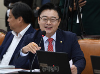 [포토] 질의하는 김성원 한국당 의원
