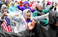 [포토] 5일째 '악전고투' 이어가는 '문재인 하야-조국 사퇴' 철야농성장