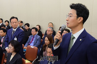 [포토] 코오롱 인보사 사태 관련 증언하는 엄태섭 변호사