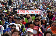 [포토] 문재인-조국 규탄집회 참석한 '지저스아미'